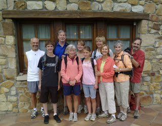 Vivadores in front of Casa Matsa